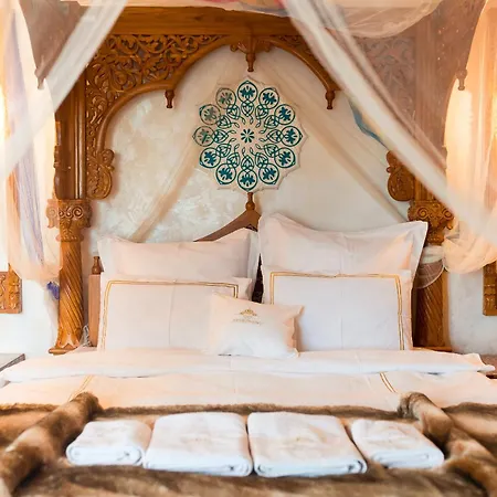 Apartman Hidden Gem Antique With Views Bukarest