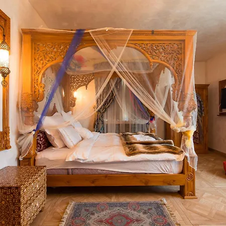 Hidden Gem Antique With Views Apartment