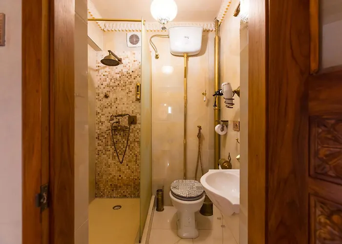 Hidden Gem Antique With Views Bukarest