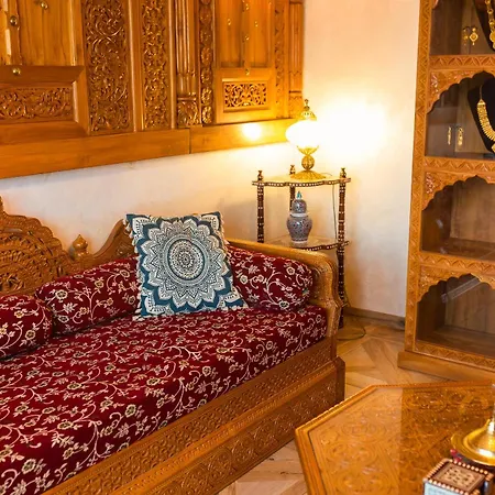 Hidden Gem Antique With Views Διαμέρισμα