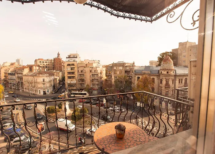 Hidden Gem Antique With Views Appartement Boekarest