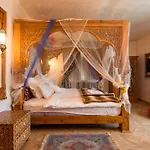Hidden Gem Antique With Views Apartment