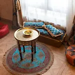 Hidden Gem Antique With Views Apartment *