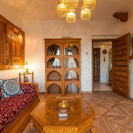 Hidden Gem Antique With Stunning Views Apartment Bucharest