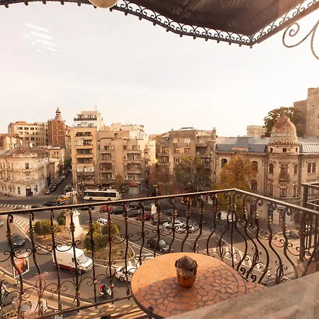 Hidden Gem Antique With Stunning Views Apartment Bucharest