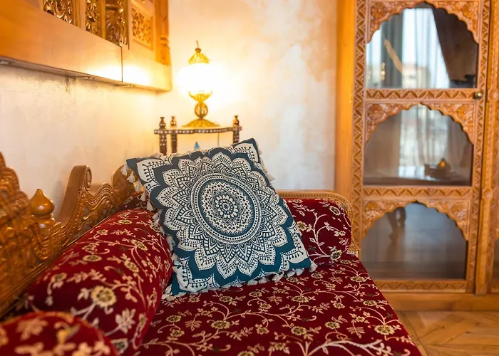 Hidden Gem Antique With Views Daire *