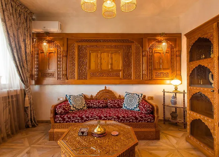 Hidden Gem Antique With Views Daire Bükreş